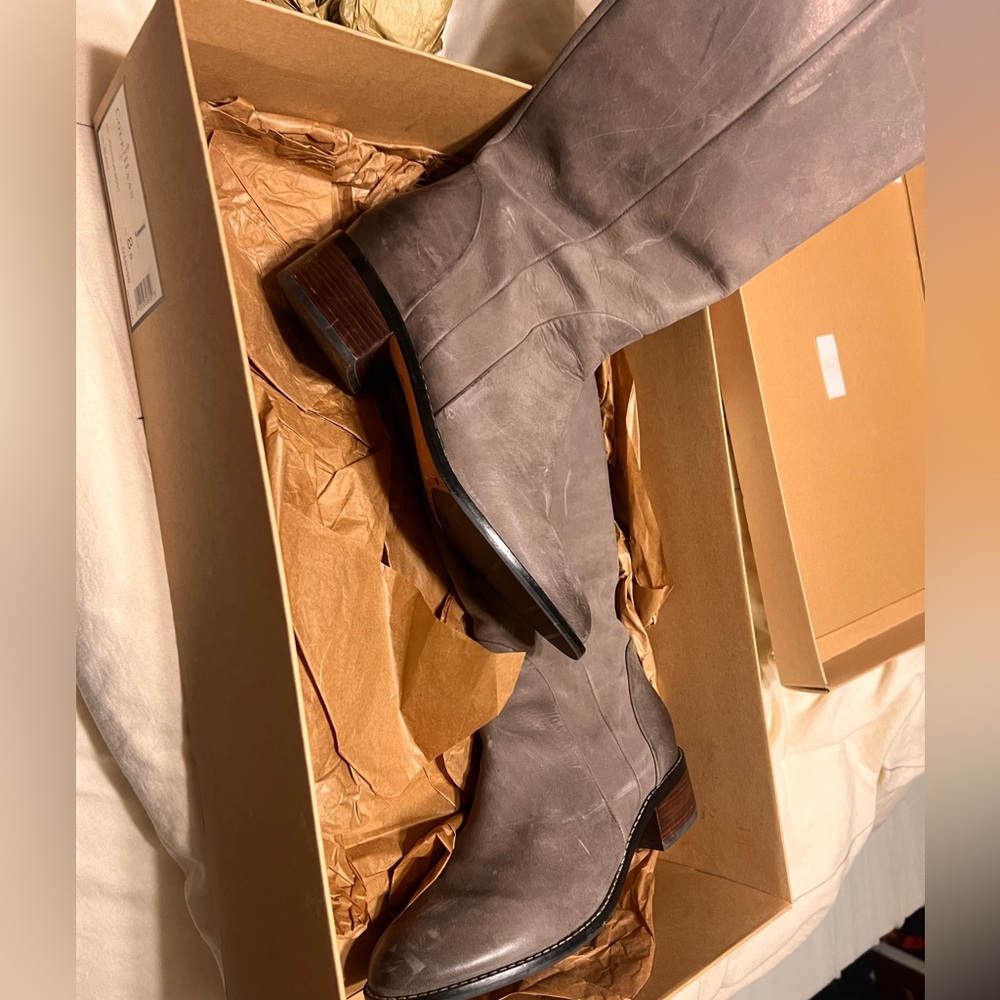 Used Cole  haan boots gray and black vintage style